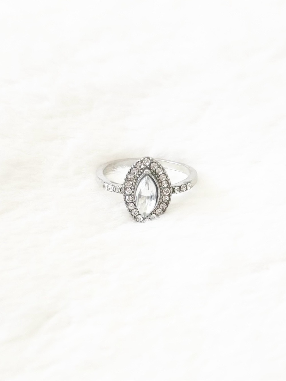 5/$15 🩷 MUST BUNDLE Silver Marquise Style Halo Crystal Ring - Women Jewelry